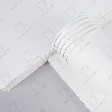 Un bon prix. Papier de base cupstock non couché de 150 g/m² à 350 g/m² pour gobelets de boissons chaudes et froides en ligne