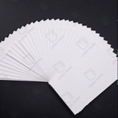 Un bon prix. Carton ivoire C1S blanc OEM, carton FBB 170-400 g/m², couchage super en ligne