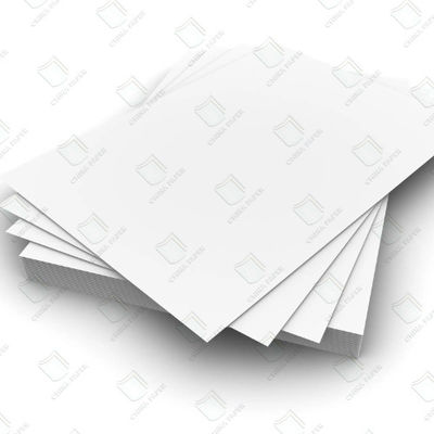 Un bon prix. 100% pâte de bois brillante mat C2S Art Board 170-350gm Pour l'impression d'emballages en ligne