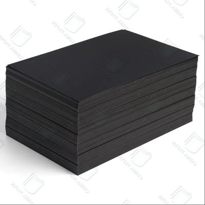 Un bon prix. 100% pâte vierge carton noir haute rigidité 120gm-450gm personnalisable en ligne